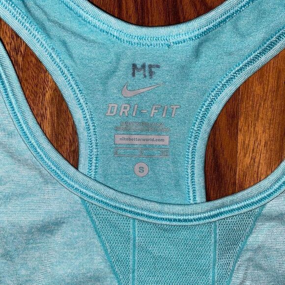 Nike Light Blue Form Fitting Dri-Fit Active Tank Womens Size Small - Picture 2 of 8